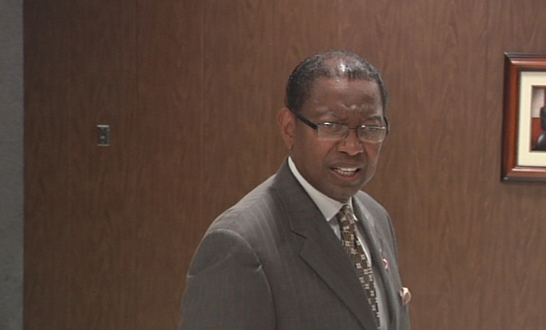 Mayor Kip Holden qualifies for US House race