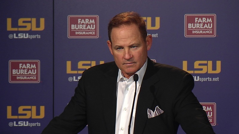 Les Miles comments on turmoil in Baton Rouge