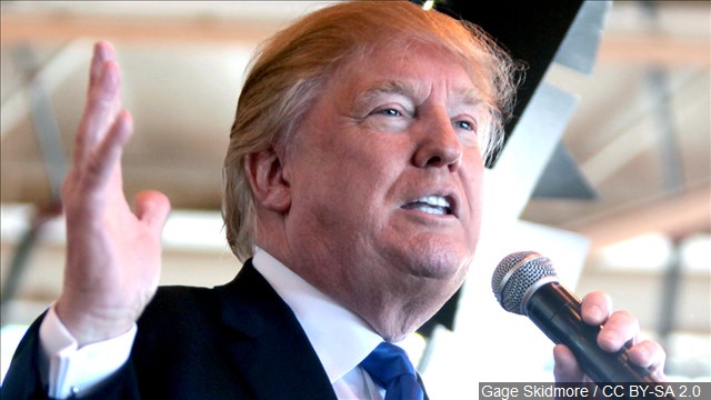 Trump disavows support of former KKK leader