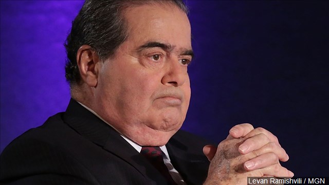 GOP senator 1st to say Obama should offer Scalia replacement