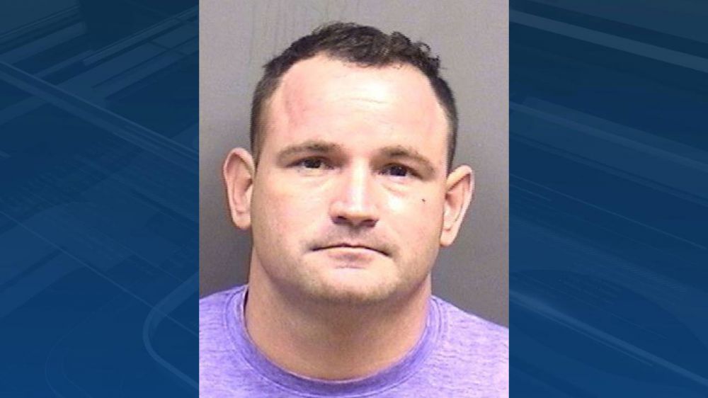 Former Ascension deputy accused of pulling gun in daiquiri store fight