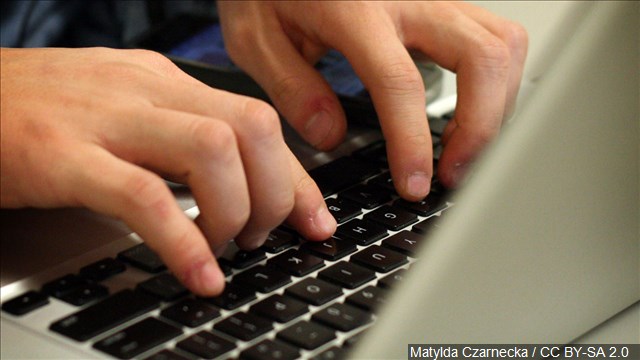 FCC program to help poor get online will start in December