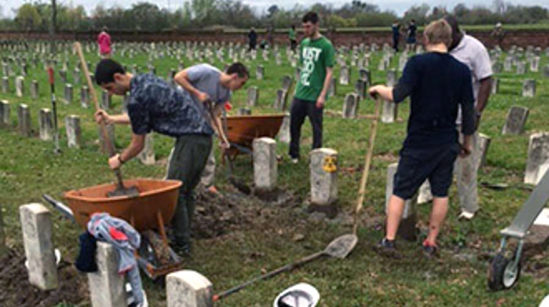 Army of volunteers helps restore historic Civil War cemetery