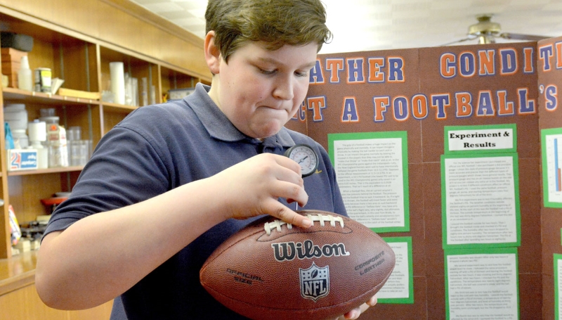 Science fair 7th grader shows footballs deflate sans Brady