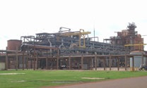 Noranda alumina plant keeps workers; holds off on possible layoffs until May