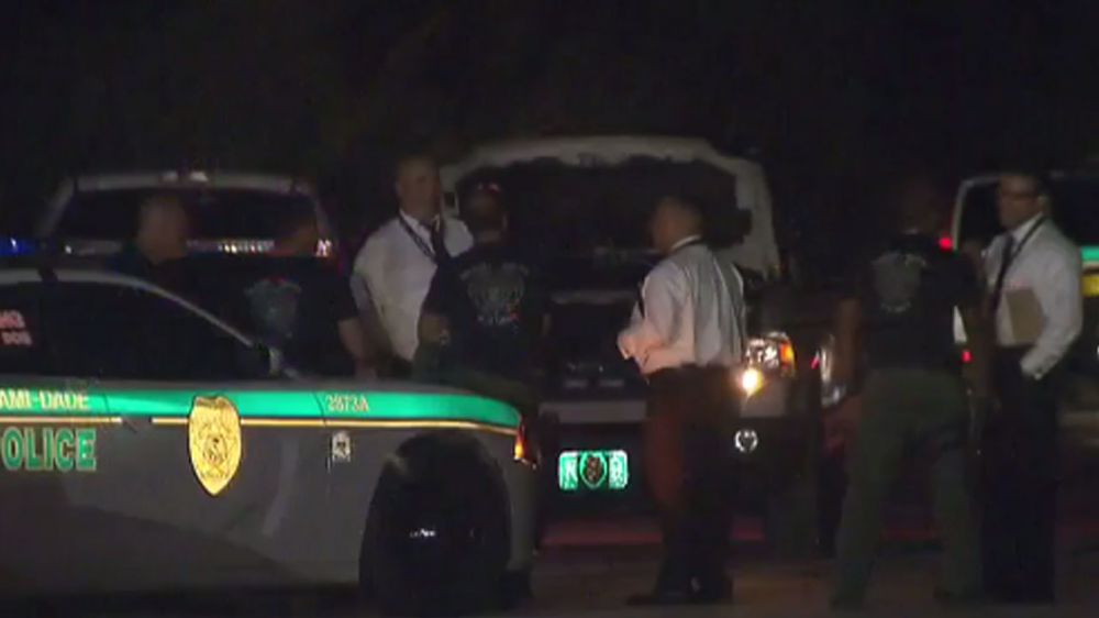 Florida officer kills Louisiana man who had woman in trunk