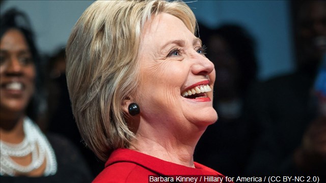 State Dept suspends review into 'top secret' Clinton emails