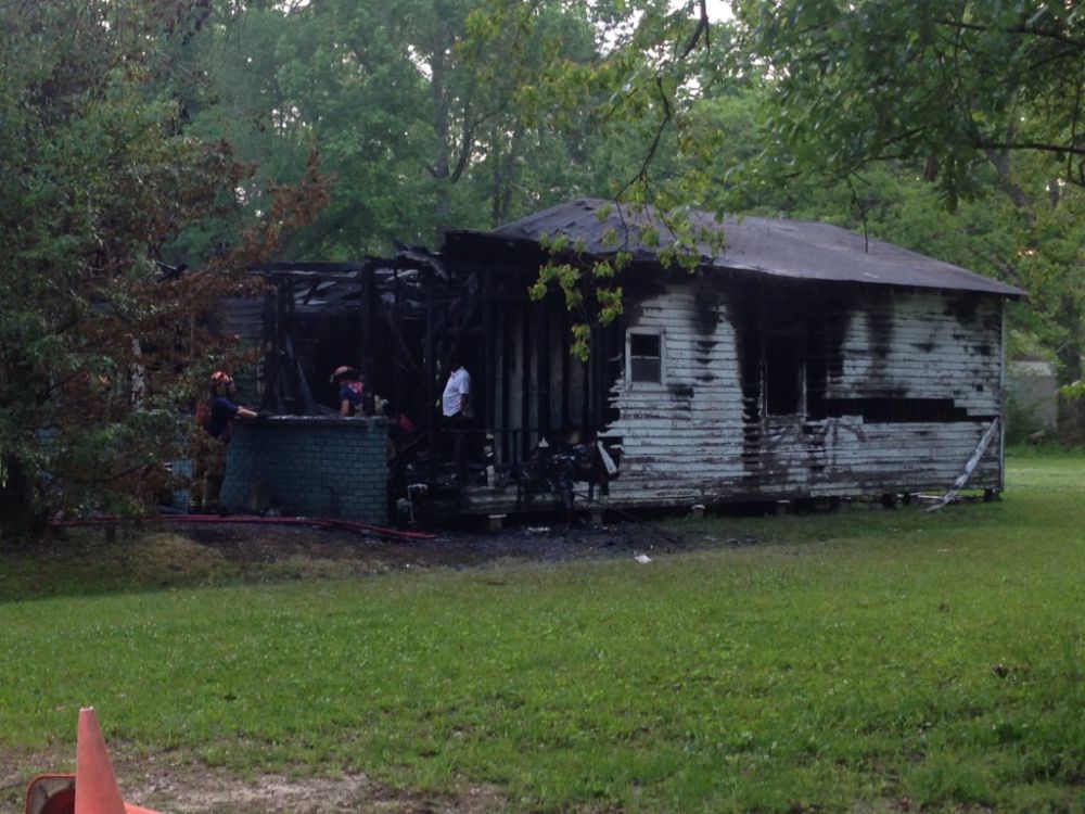 Fire crews respond to early morning fire in Baker