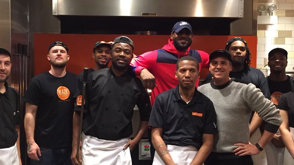LeBron James shows off his pizza game in California visit