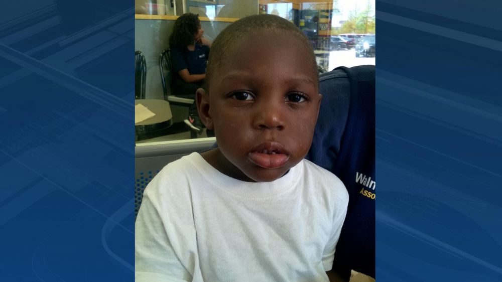 EBRSO: Woman who left child alone at Walmart identified