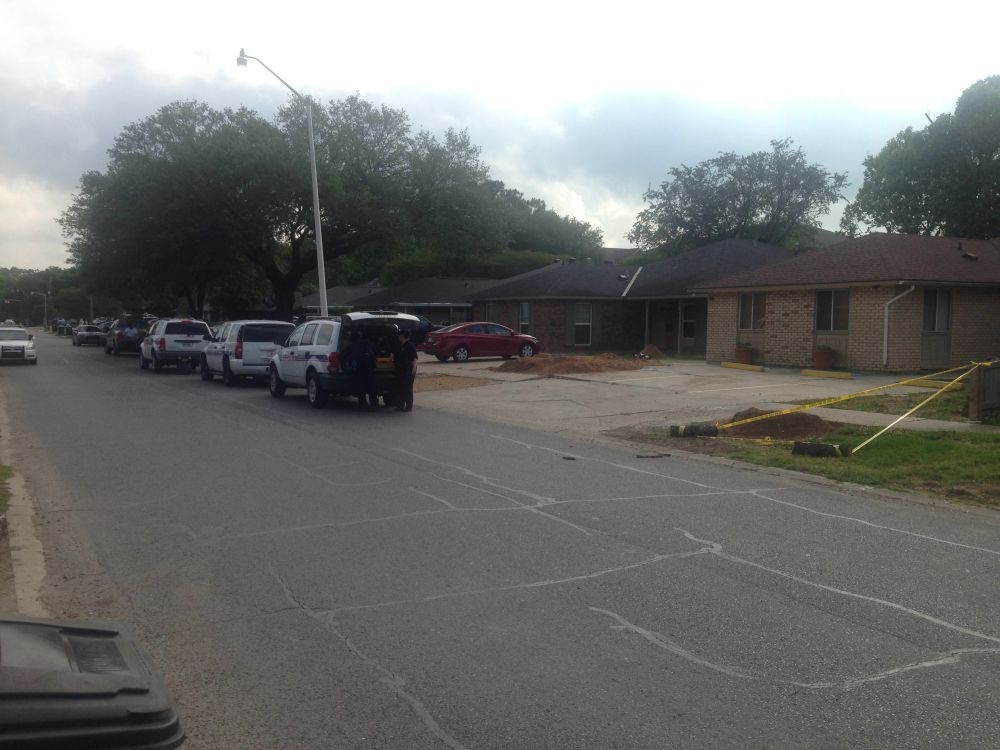 Police searching for suspects in armed robbery on Jennifer Jean Dr.