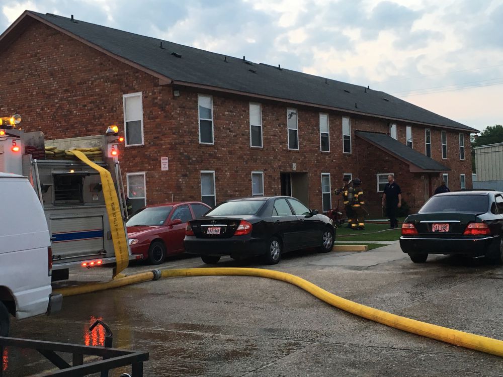 Firefighters extinguish blaze at apartment complex off Sherwood Forest