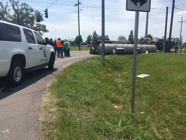 UPDATE: LA 73 now open after overturned 18-wheeler caused closure