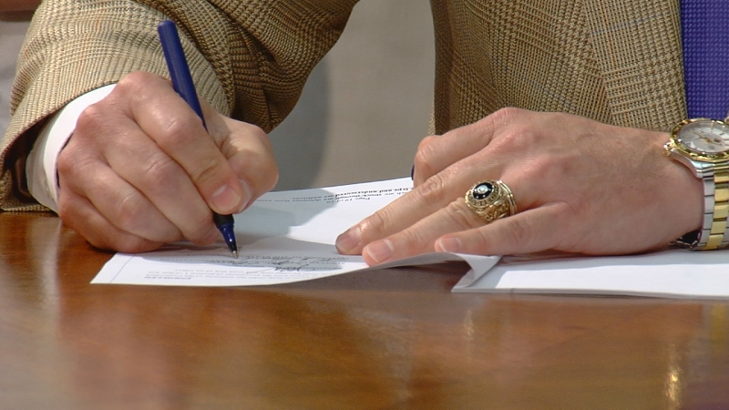 Reworking of state indigent defense spending signed into law