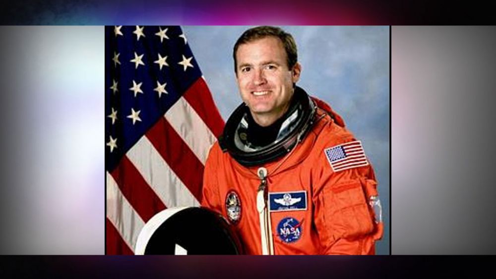 Ex-astronaut free on bond after arrest in wreck