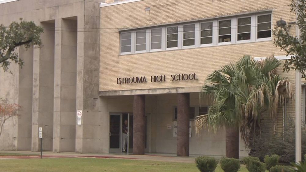 Istrouma High School to reopen in 2017 following 8-month renovation