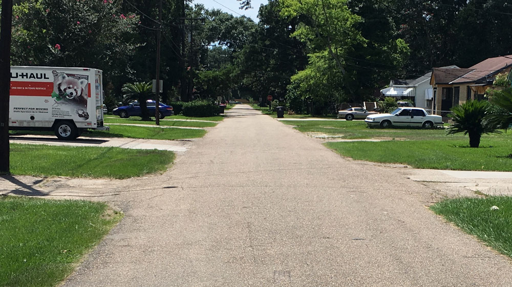 Police investigate pair of possible shootings in one block radius