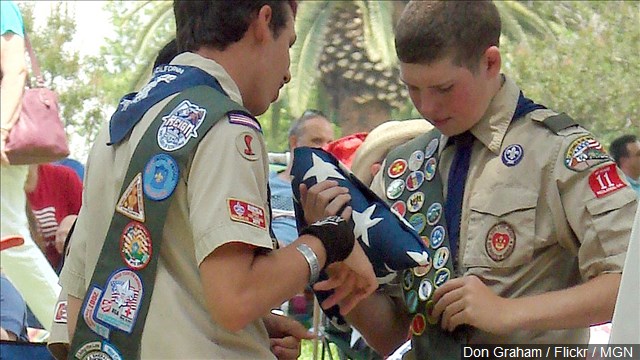 Denver parents upset by Hooters-sponsored Cub Scouts camp