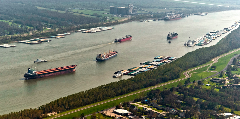 Search suspended for man who fell into Mississippi River