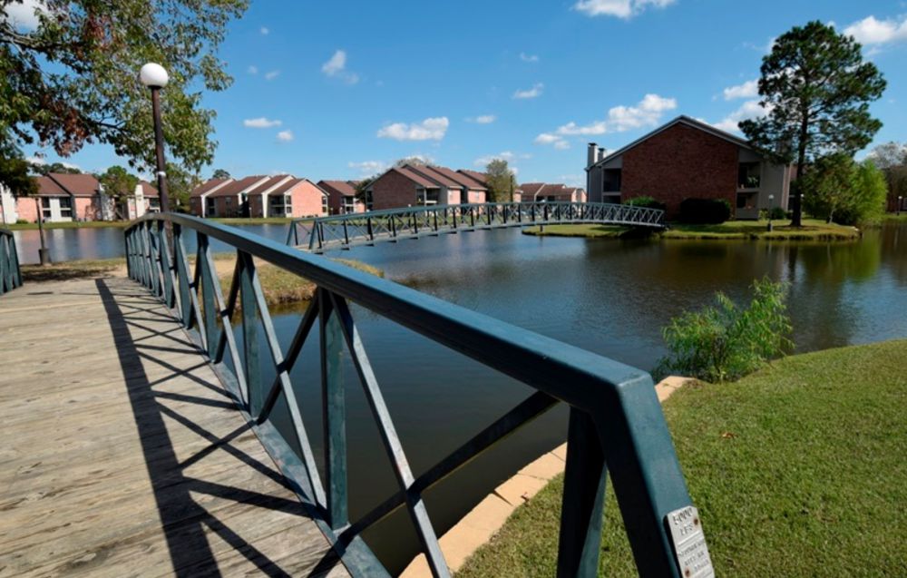 Man drowns at Jefferson Lake apartments