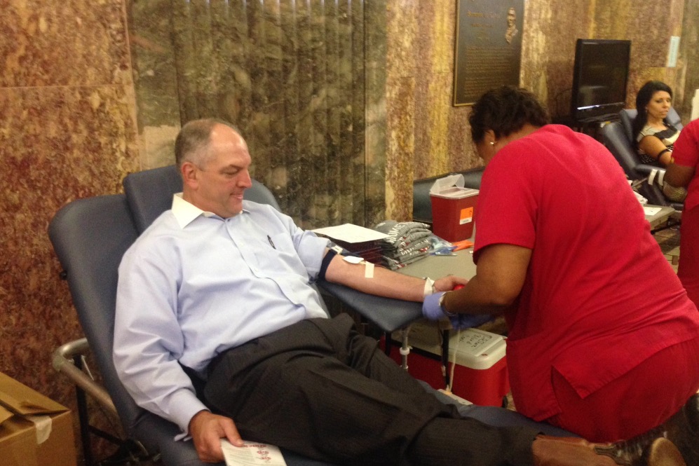 Gov. Edwards contributes to blood drive at Capitol