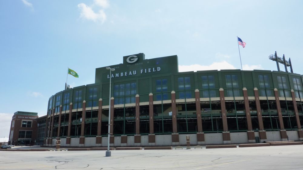 Fans reminded of Wisconsin's Lambeau Field policies before LSU season opener