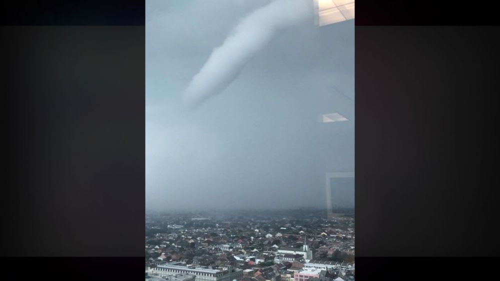 Funnel cloud forms over French Quarter in New Orleans