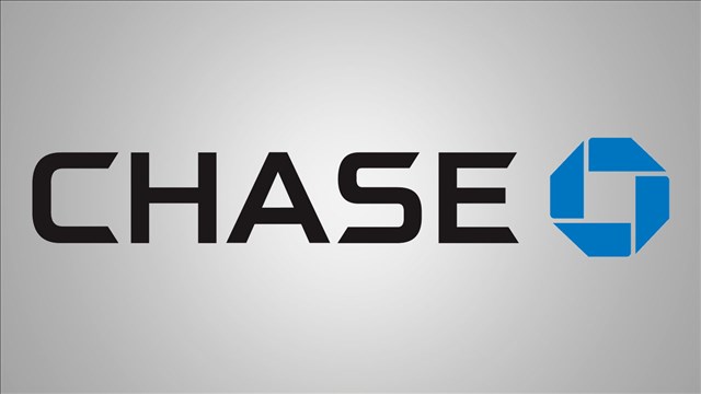 Chase donates $200k to flood efforts, waives fees through August