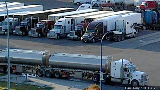 US wants to force lower speeds on truck and bus drivers