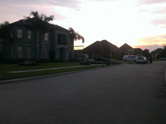 Estranged husband opens fire on family home in Luling