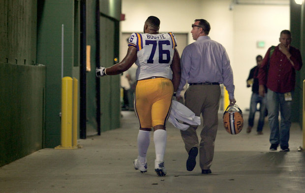 Les Miles suspends offensive lineman Josh Boutte for one game