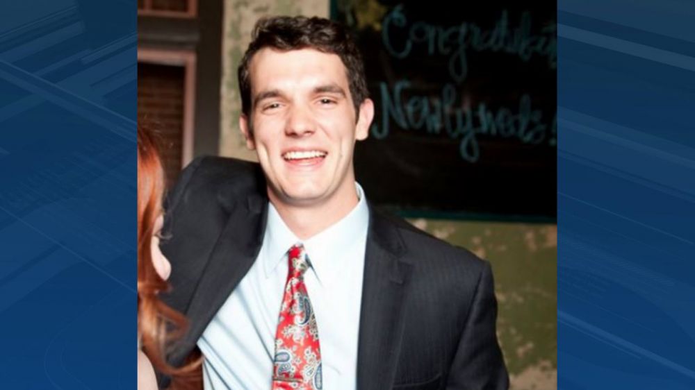 Small plane crash kills Lafayette man and 1 other while doing stunts