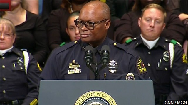 Dallas chief who oversaw response to sniper attack to retire
