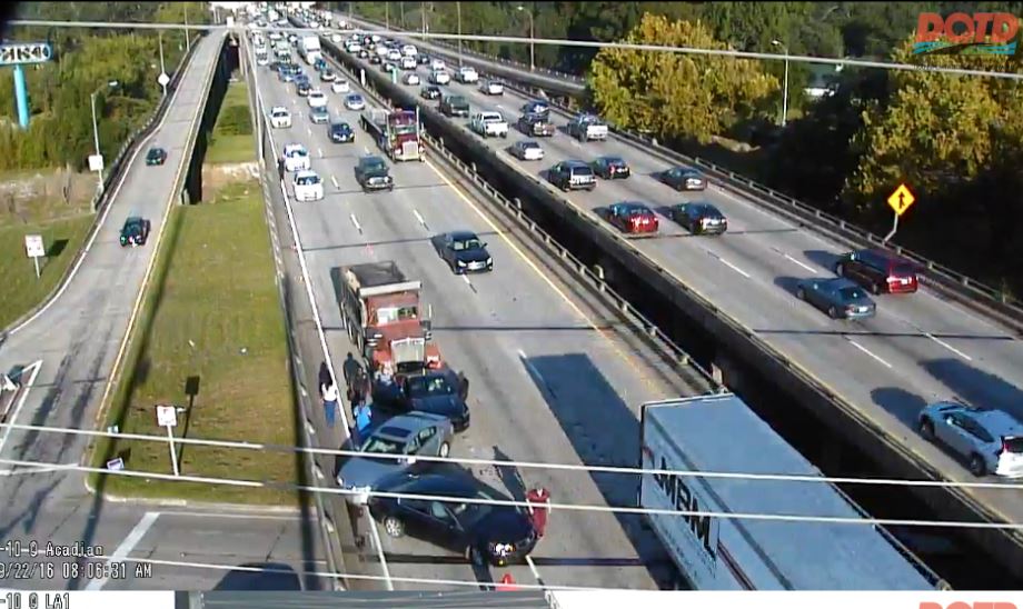 Accident closes right lane on I-10 EB at Acadian