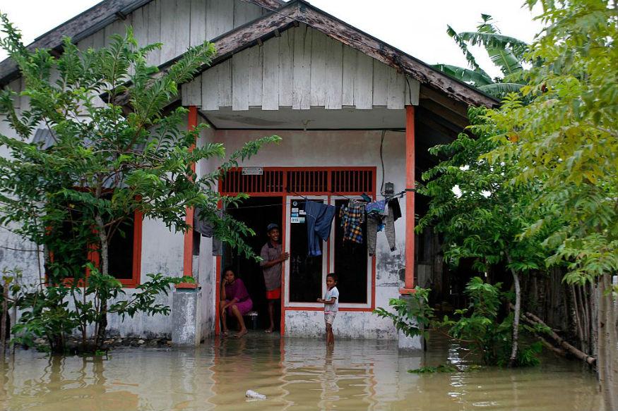 19 dead in floods, landslides on Indonesia's Java island