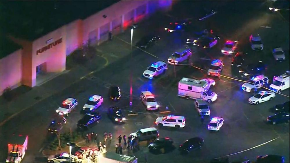 Authorities say 5th person dies in mall shooting