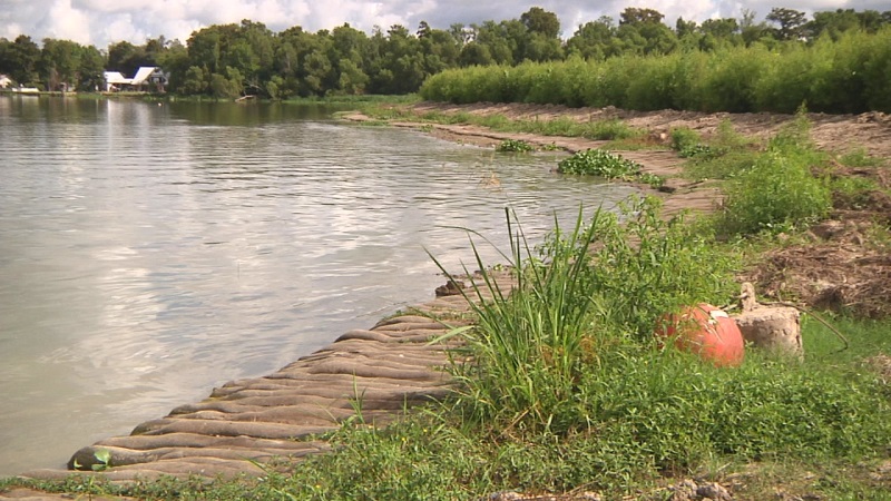 Information available to residents on False River shoreline erosion and restoration