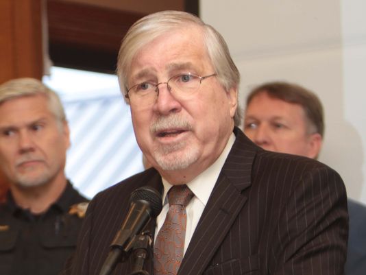 District attorney in north Louisiana retires after 25 years