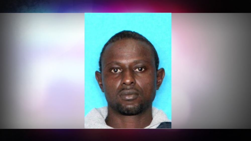 Man on the run after robbing Gonzales auto parts store