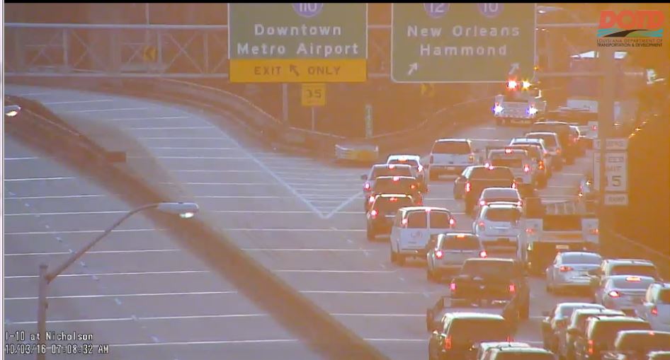 Breakdown blocks lane on I-10 EB on MS River Bridge