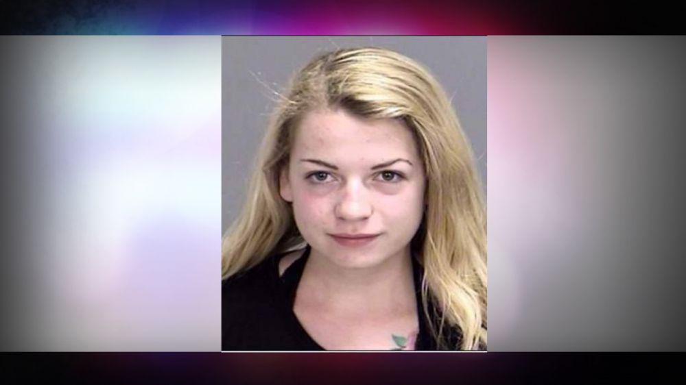 Woman rams squad car while taking topless selfie