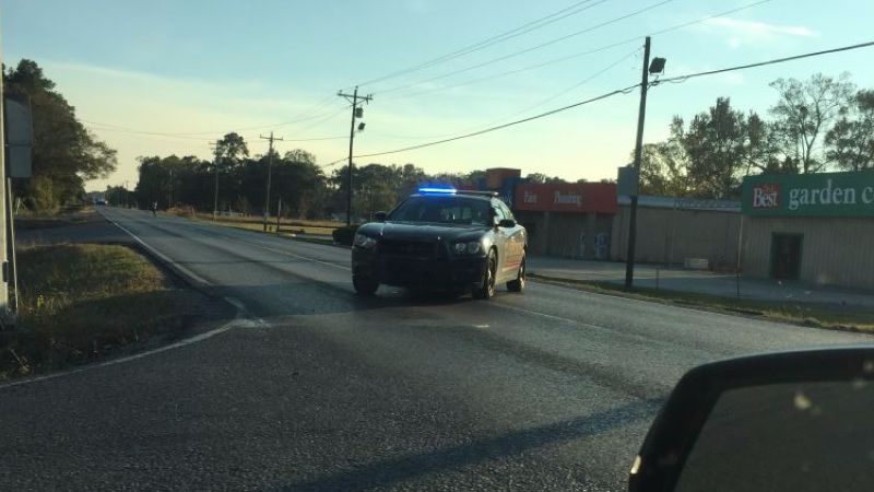 Three car crash closes part of LA 431 near St. Amant