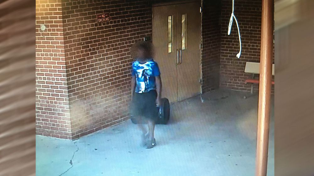 Kid charged with lighting school on fire