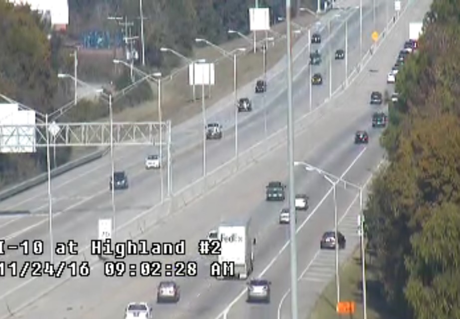 Crash prompts I-10 closure Thursday morning