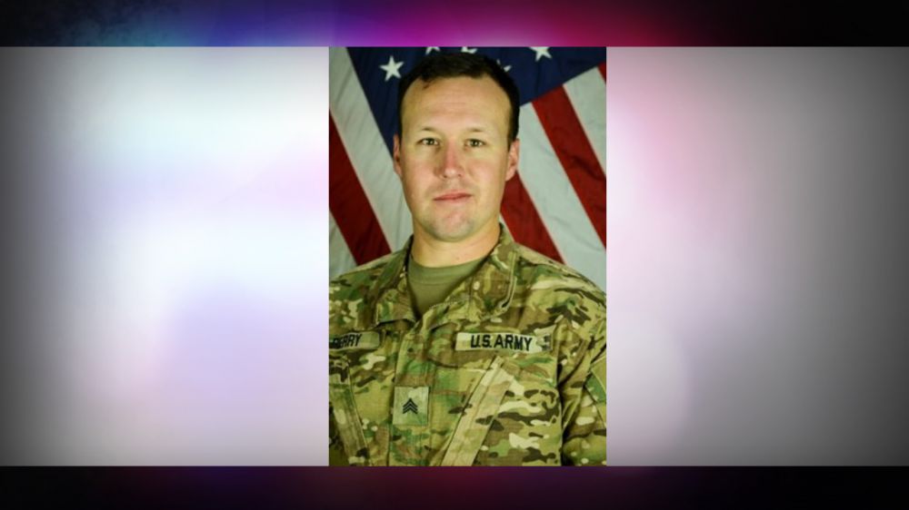 Gold Star family of slain California soldier booed on flight