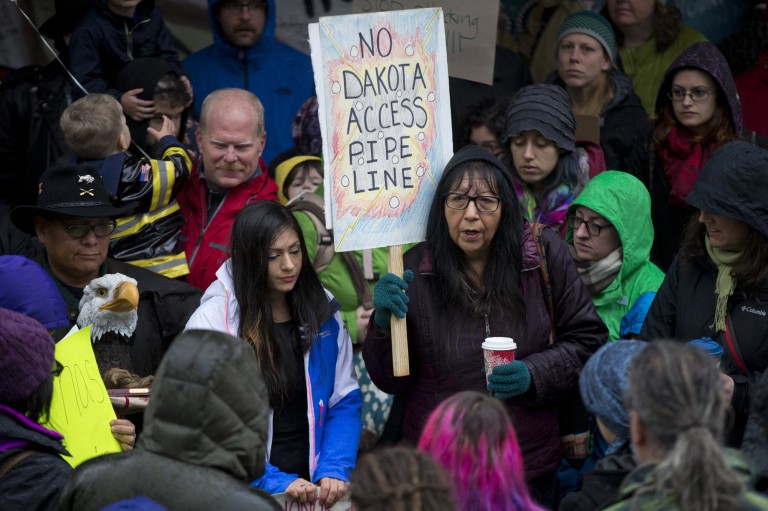 Anti-pipeline rally draws hundreds in Oregon