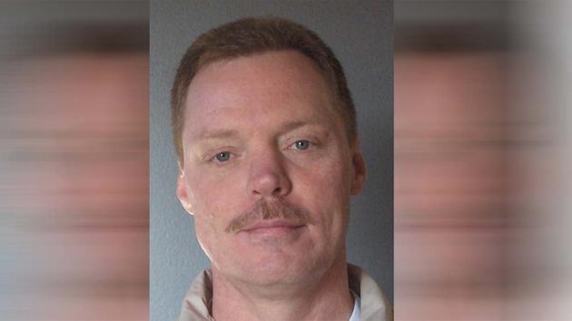 Authorities think escaped inmate stabbed police officer