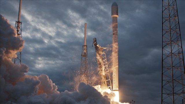 SpaceX shooting for mid-December launch, 1st since blast