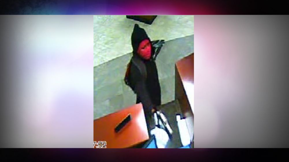 Man wanted for afternoon bank robbery on Coursey Blvd
