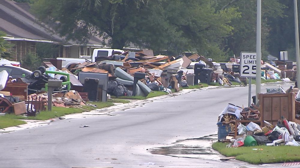Final flood debris pick up in Central on Jan. 4